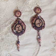 BO Grace bordado con cuarzo rosa, cristales de Swarovski, perlas, semillas y ganchos de plata de ley 925/1000.